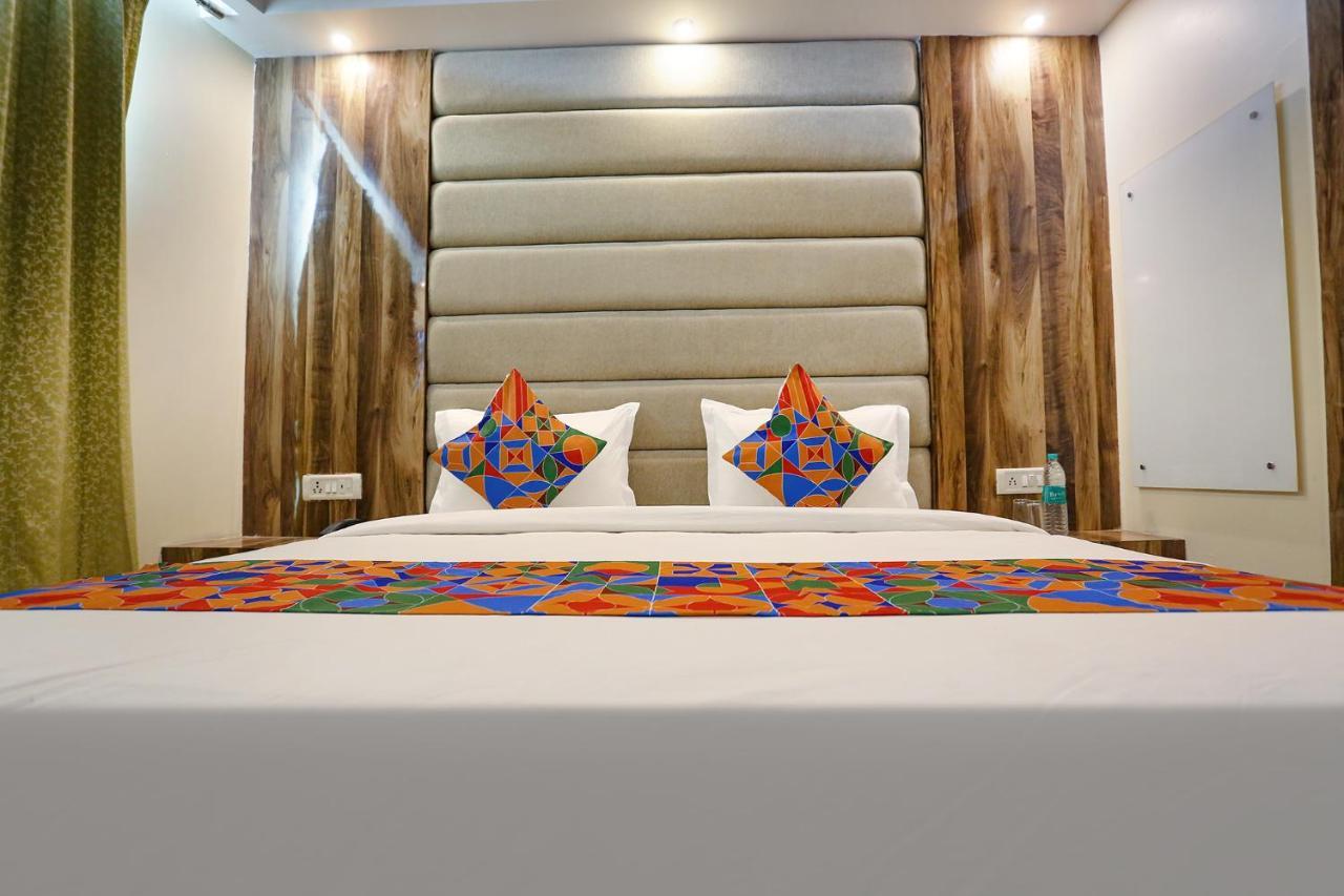 Fabexpress Kapashera Residency Near Igi Airport New Delhi Gurgaon Exteriör bild